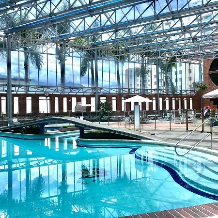 Casa Morales Hotel Internacional Y Centro De Convenciones اباغويه المظهر الخارجي الصورة The swimming pool at the hotel