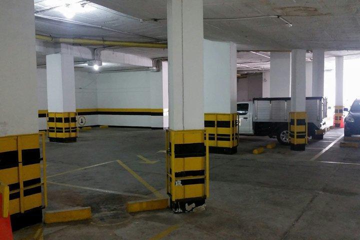 Casa Morales Hotel Internacional Y Centro De Convenciones اباغويه المظهر الخارجي الصورة The car park at the station