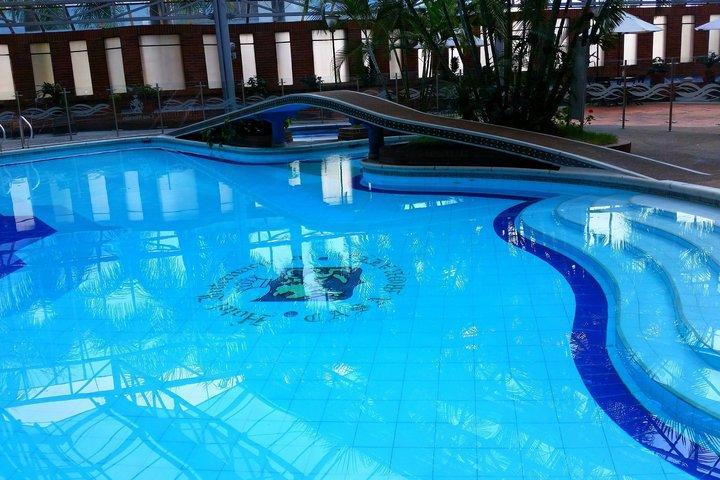 Casa Morales Hotel Internacional Y Centro De Convenciones اباغويه المظهر الخارجي الصورة Swimming pool at the hotel