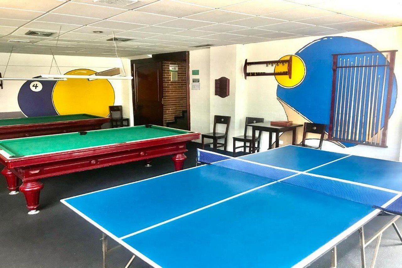 Casa Morales Hotel Internacional Y Centro De Convenciones اباغويه المظهر الخارجي الصورة Table tennis tables at the hostel