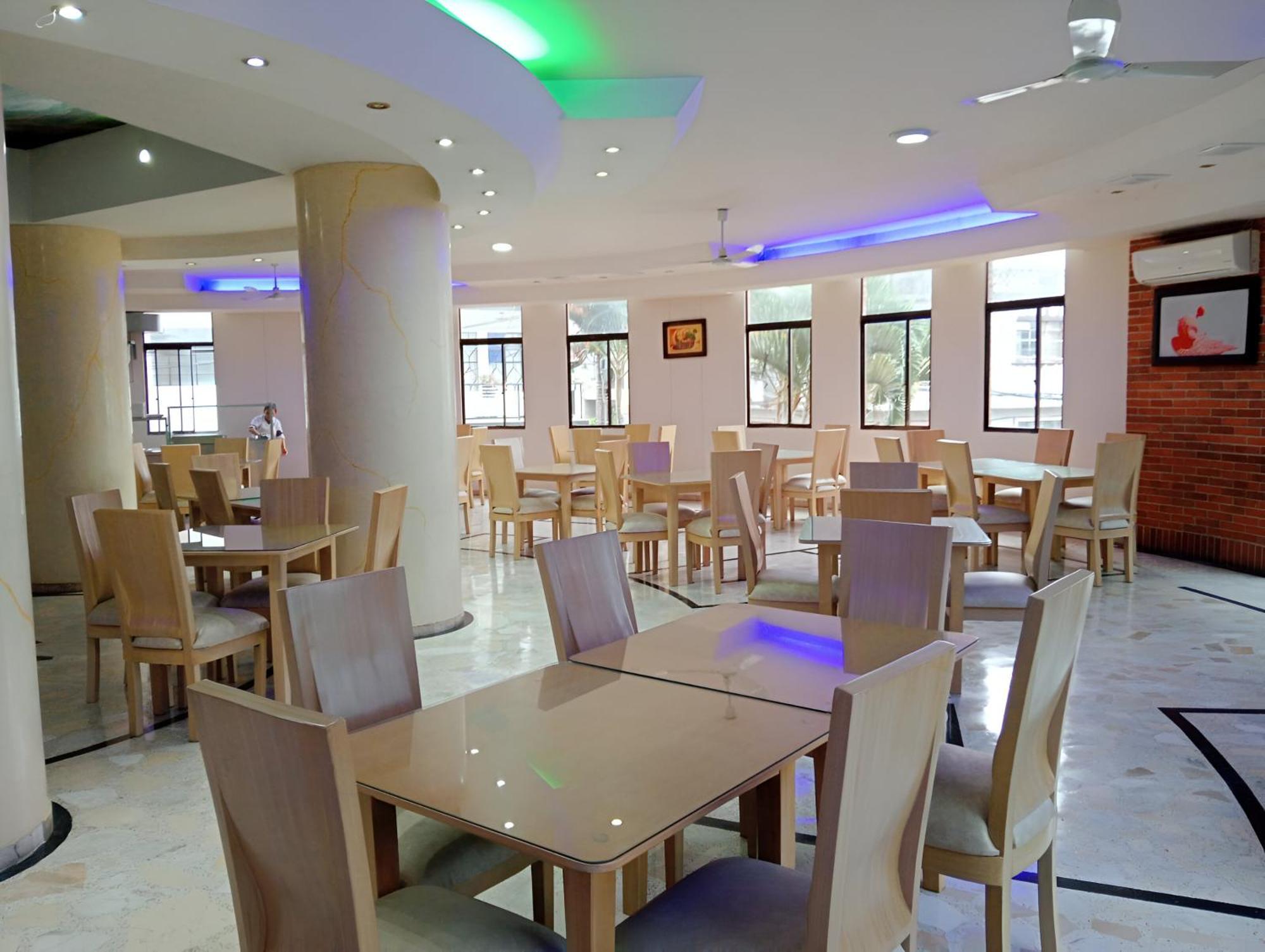 Casa Morales Hotel Internacional Y Centro De Convenciones اباغويه المظهر الخارجي الصورة The dining hall